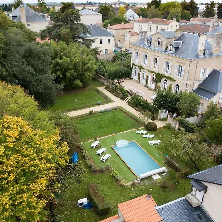 ゲストハウス D'hotes La Maison De Maitre フォントネー・ル・コント